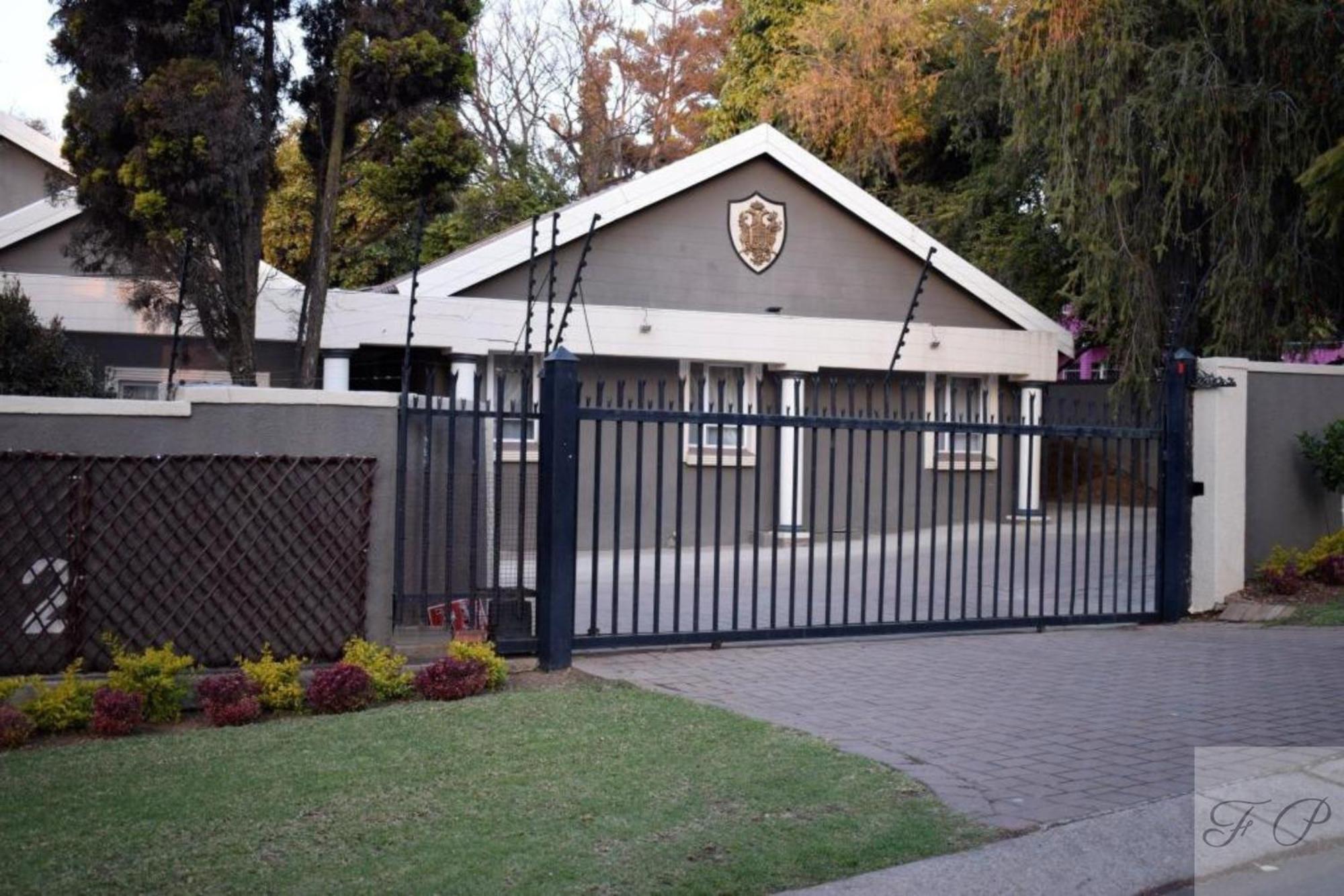 The Elephant Room At Frederick'S Place Pretoria Exterior foto